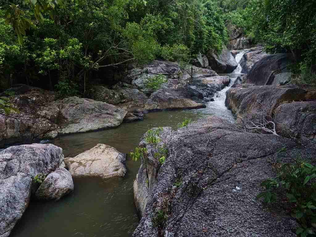Huai-Rap-Sadet-Waterfall
