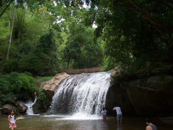 People enjoying in the basin near the Mae Sa Waterfall