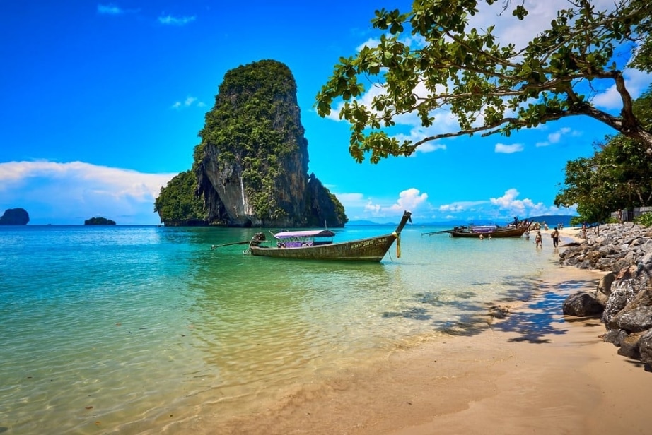 Phuket Vs. Krabi? Which one is a better travel destination