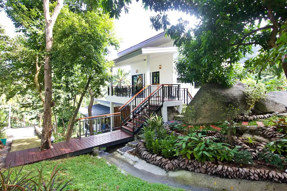 Vibrant Villa with Jungle Views in Koh Phangan