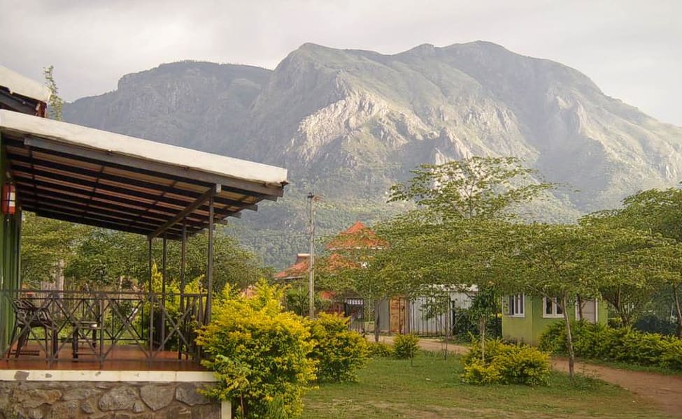 Homestay with Mountain View