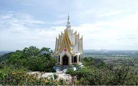 Wat Khao Sanam Chai