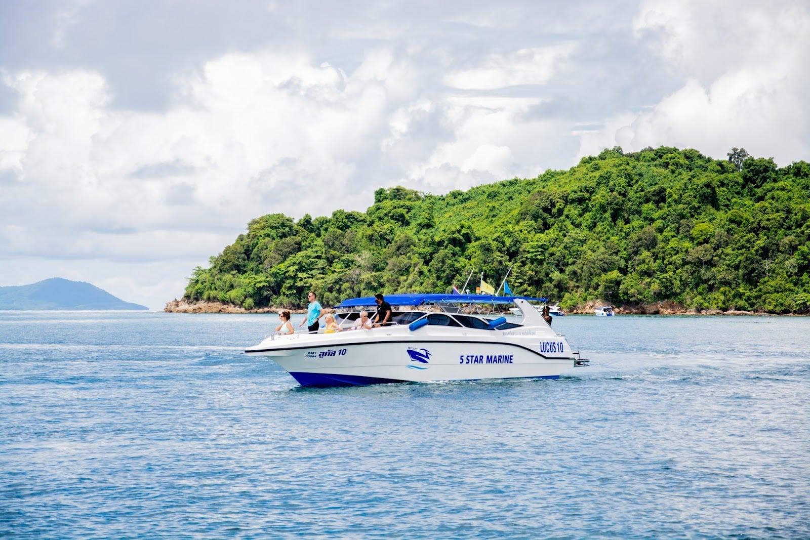 scenic view of 5 Star Marine speed boat with tourists