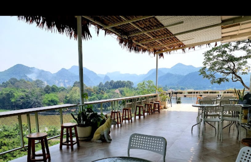 The Curve Cafe, Kanchanaburi