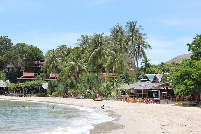 The exterior way of the Kantiang View Resort and Restaurant