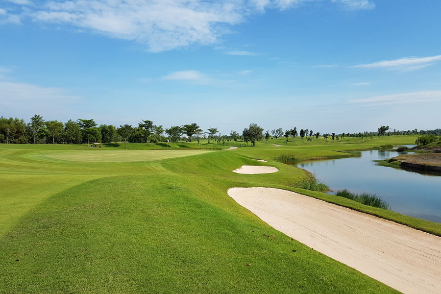 Amazing fairway at the Royal Bang Pa-in Golf Club