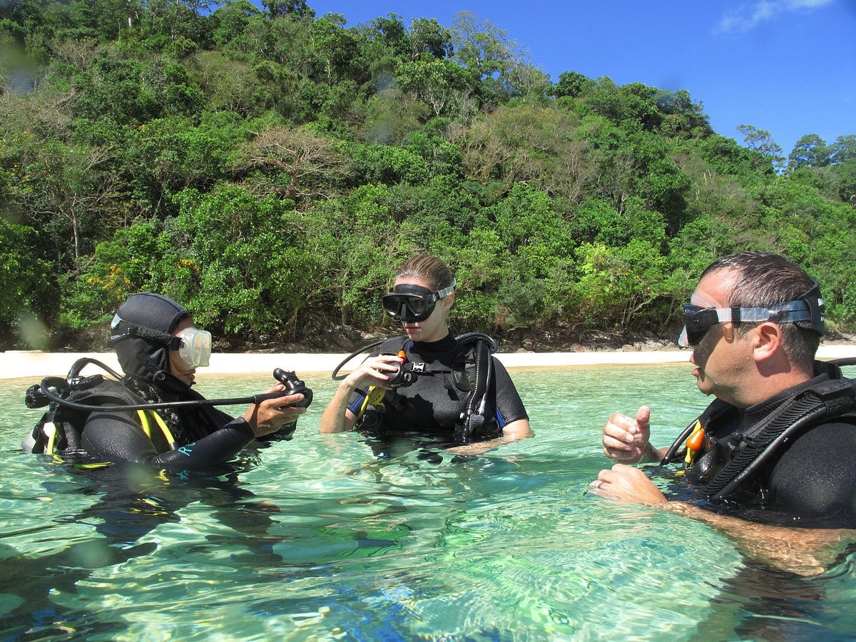 Instructor-led training at Dive and Relax