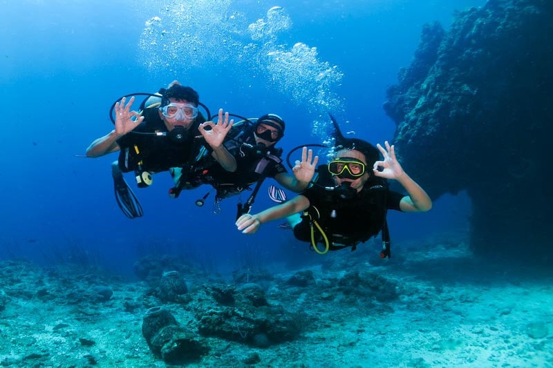 Divers from Phoenix diving enjoying Hin Daeng