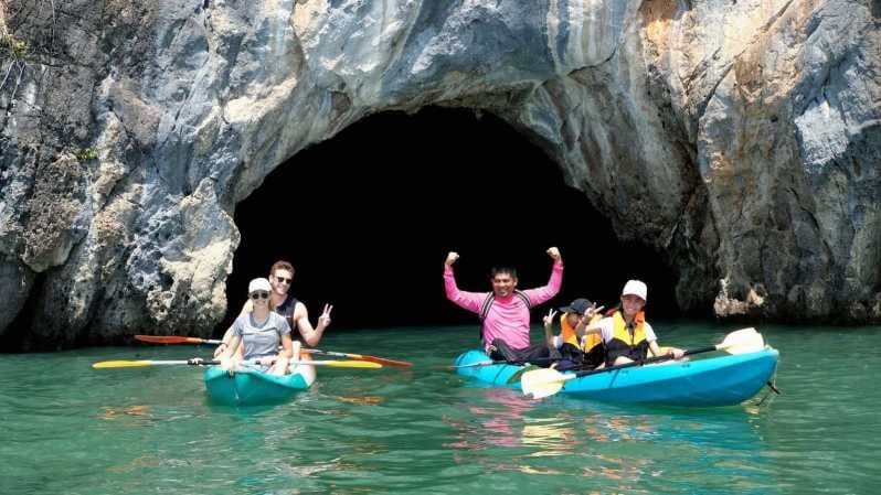 Group kayaking tour in Koh Lanta
