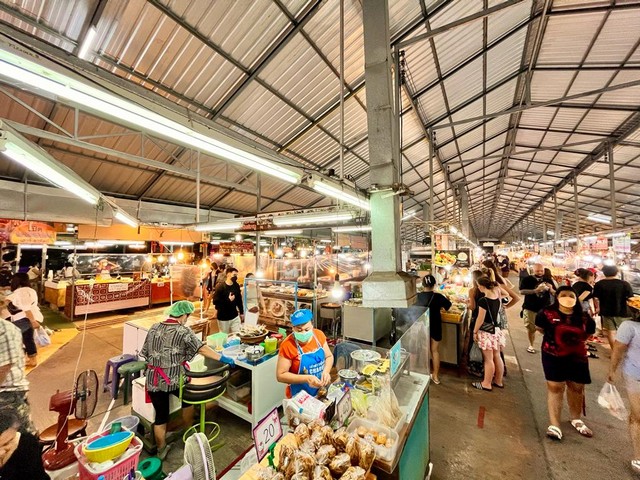 Naka weekend market easy guide