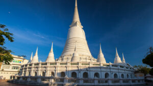 The majestic Wat Prayoon in Bangkok
