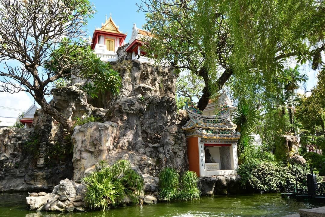 The pond at Wat Prayoon with Lotus