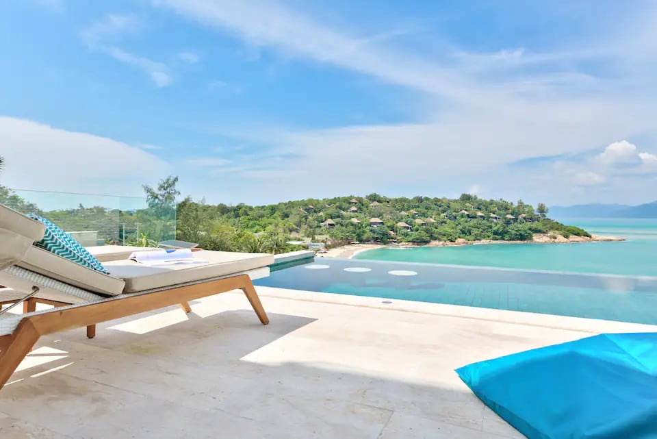 Beachside Villa in an Exclusive Neighborhood in Koh Samui