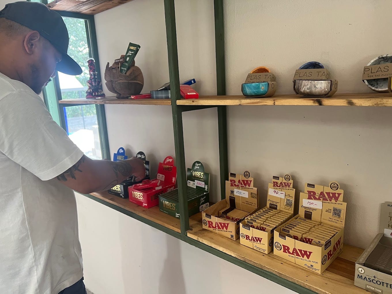 Dedicated Customers of Buds Cannabis Shop Buds Cannabis Shop, Koh Tao