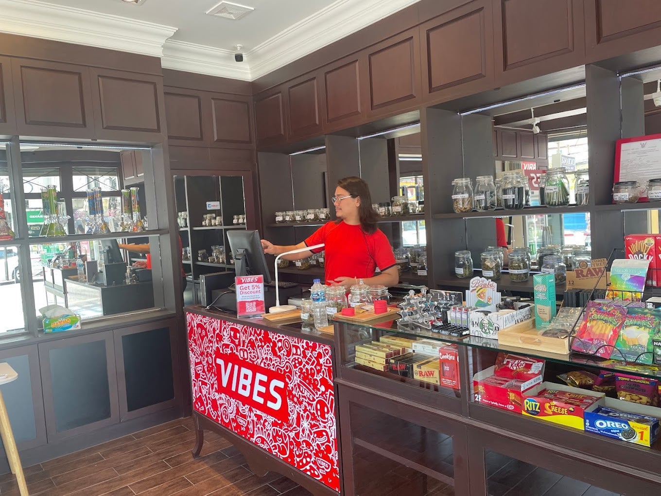 Super-Friendly Staff at Vibes Cannabis Store and Weed Boutique Vibes Cannabis Store and Weed Boutique
