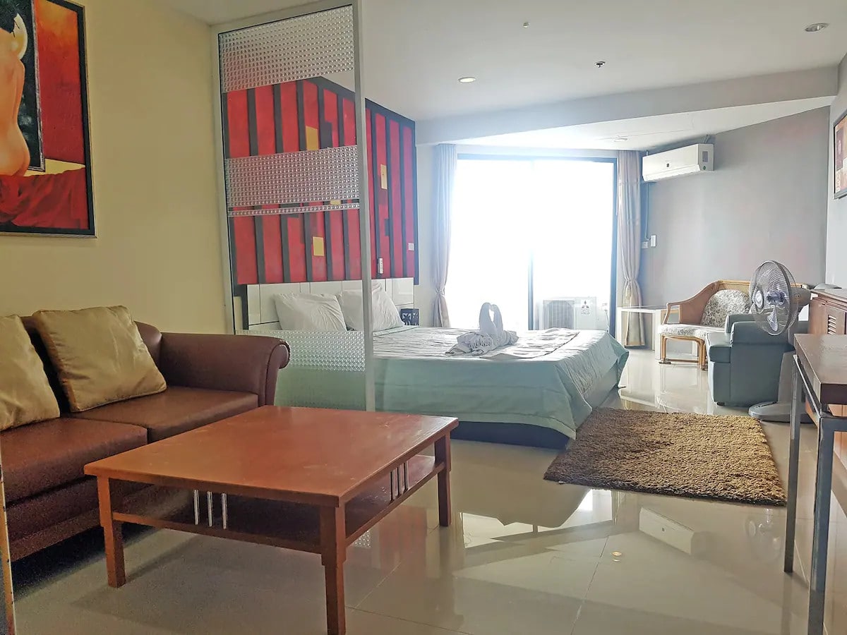 The 45th Floor Seaview Condo in Pattaya