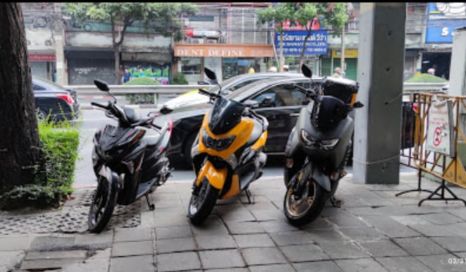 Sports bike at Bobo Motorbike Rental, Bangkok