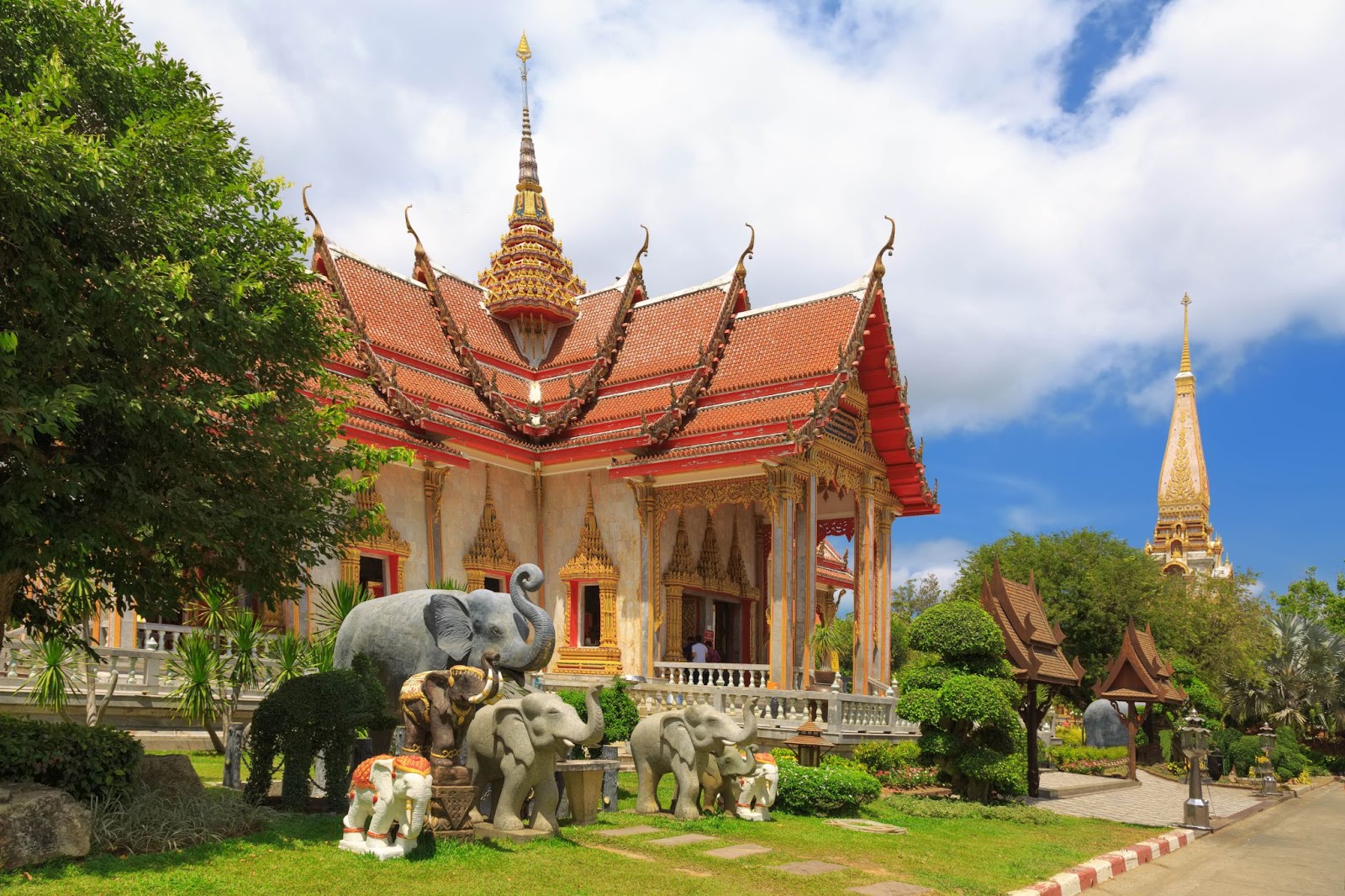 Explore the wonders of Bang Tao Beach Famous attractions in Bang Tao Beach, Phuket