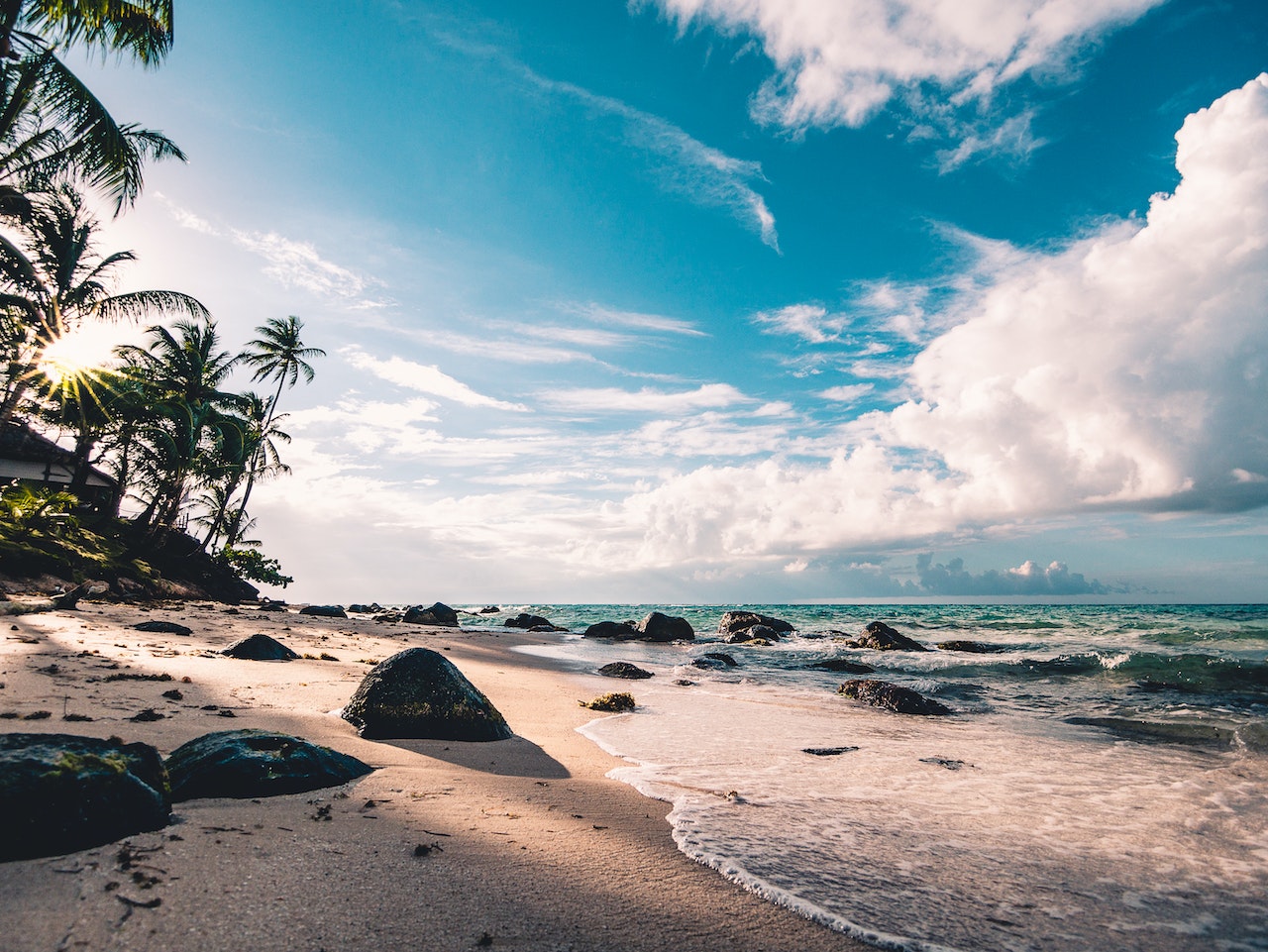 beautiful beach rock and tides in Nui Beach, Phuket weather guide in Nui Beach, Phuket