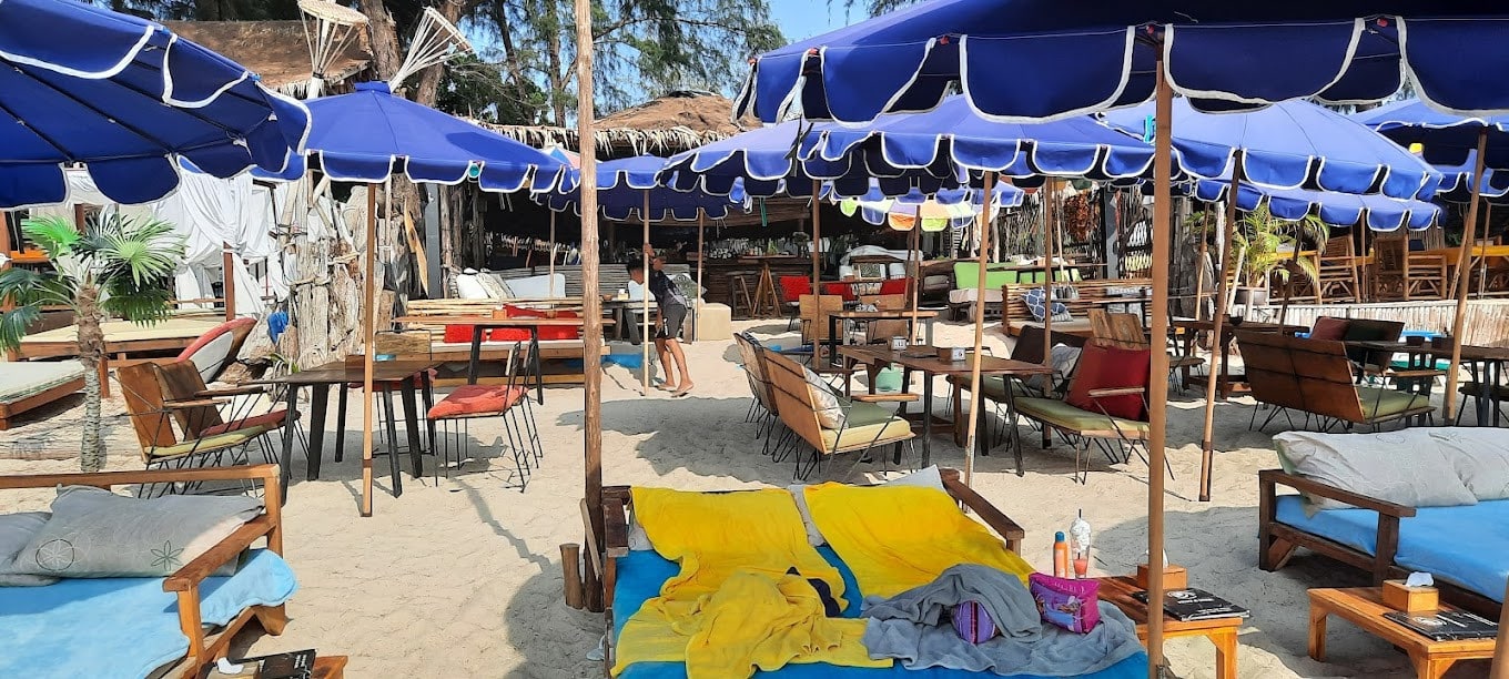 Beach Pit, Phuket Outdoor Seating of Beach Pig, Phuket