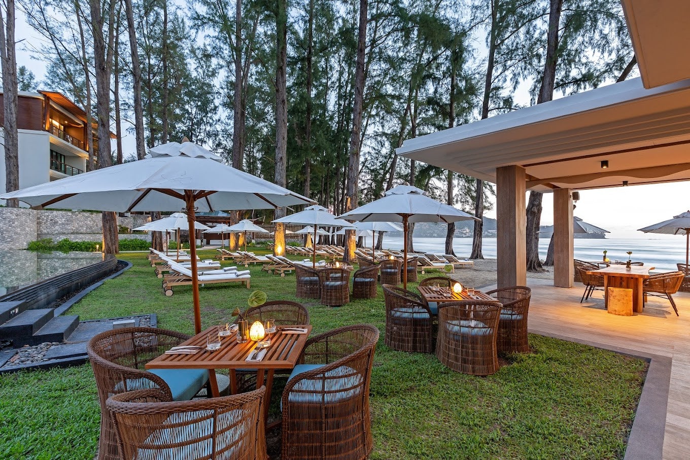 Outdoor Seating of the Pine Beach Bar Outdoor Seating Of The Pine Beach Bar